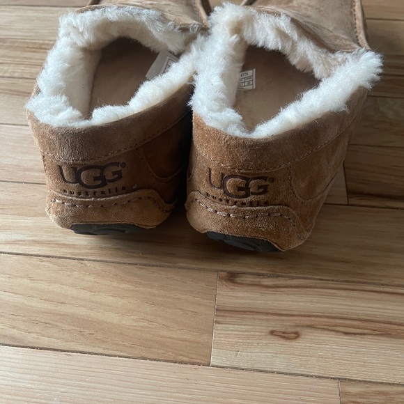 Men’s UGG slippers - Picture 5 of 8